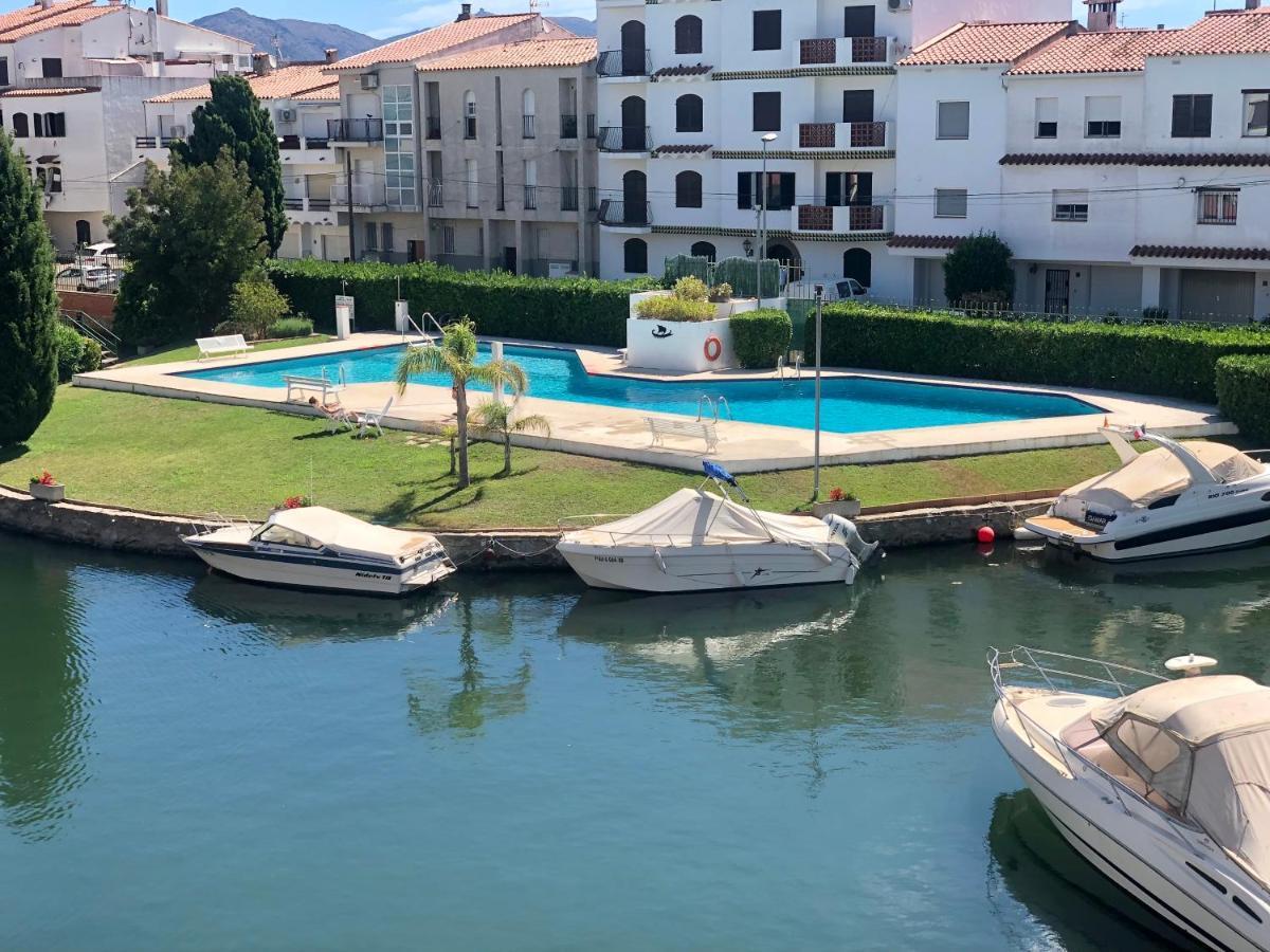 Port Sotavent 2C - Apartamento En La Marina De Empuriabrava - Piscina Comunitaria, - Parking - Vistas Al Canal - Cerca Centro Y Playa Luaran gambar