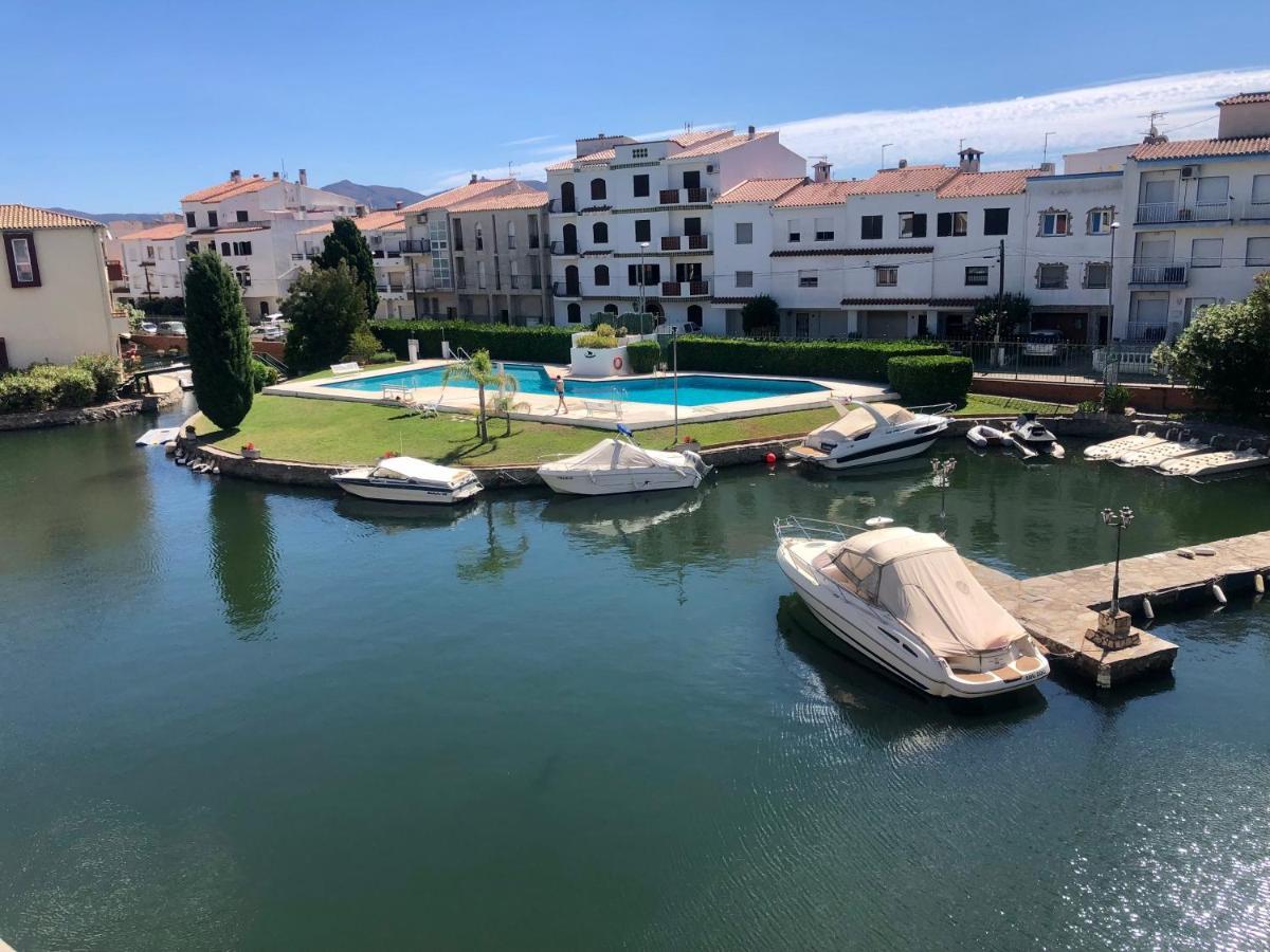 Port Sotavent 2C - Apartamento En La Marina De Empuriabrava - Piscina Comunitaria, - Parking - Vistas Al Canal - Cerca Centro Y Playa Luaran gambar
