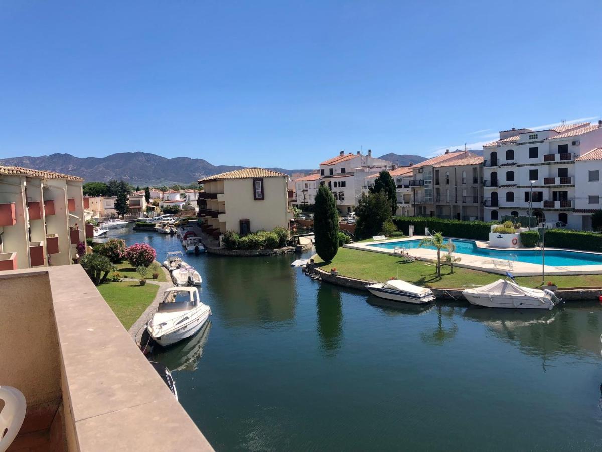 Port Sotavent 2C - Apartamento En La Marina De Empuriabrava - Piscina Comunitaria, - Parking - Vistas Al Canal - Cerca Centro Y Playa Luaran gambar