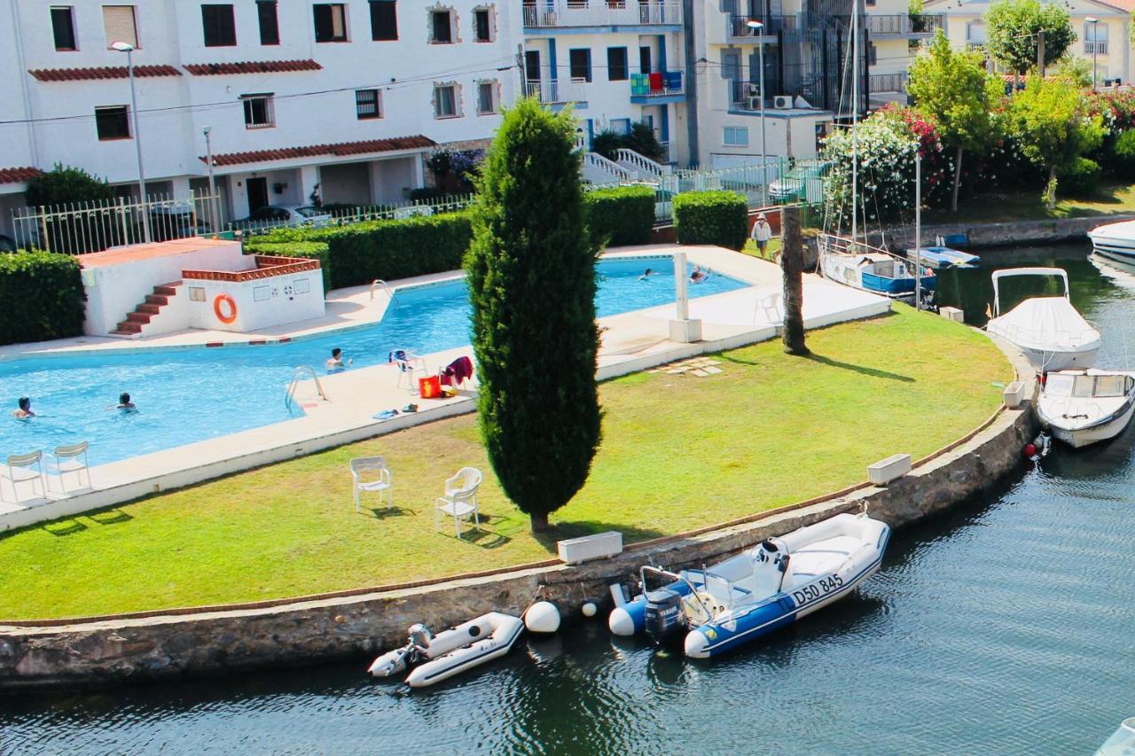 Port Sotavent 2C - Apartamento En La Marina De Empuriabrava - Piscina Comunitaria, - Parking - Vistas Al Canal - Cerca Centro Y Playa Luaran gambar